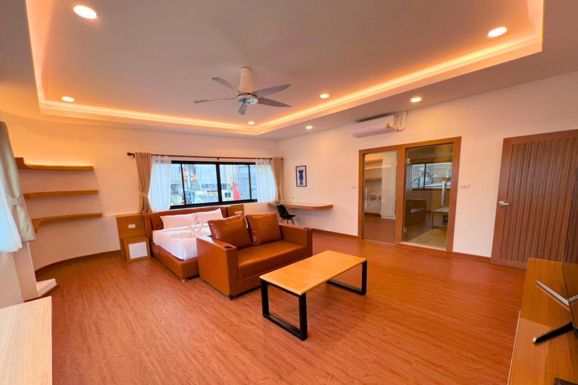 The Lodge Pattaya Bagian luar foto